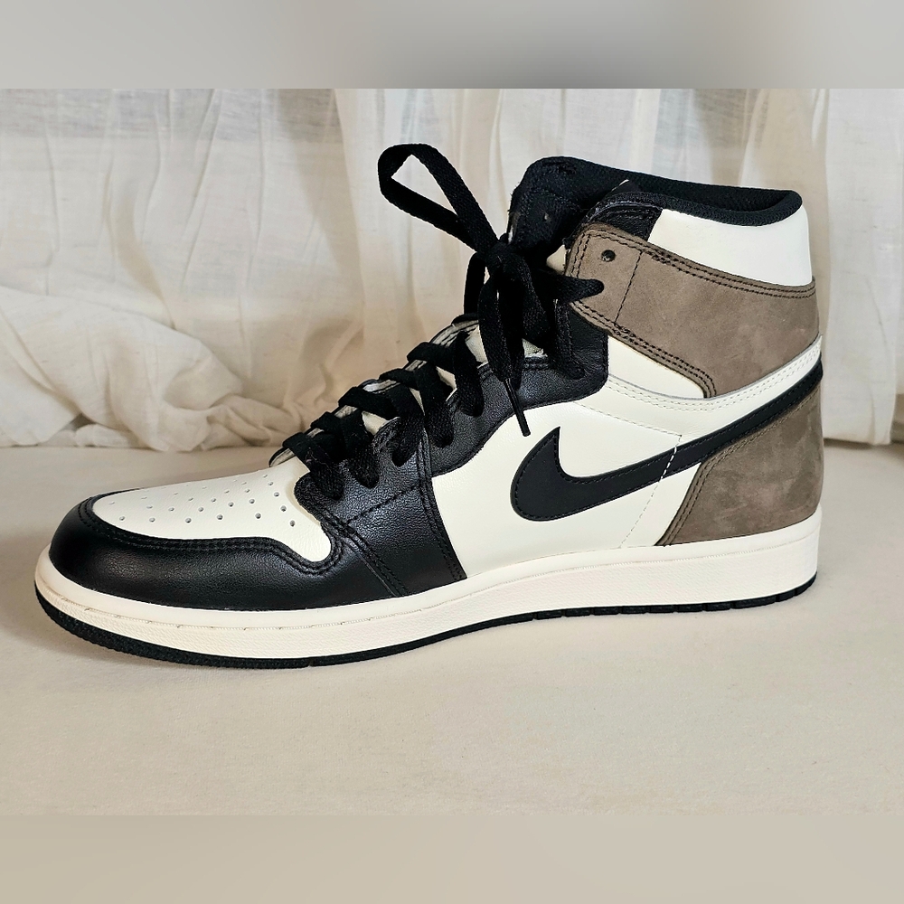 Nike Air Jordan 1 Retro High OG Dark Mocha Size 11 555088-105 GOAT Verified - Picture 9 of 16